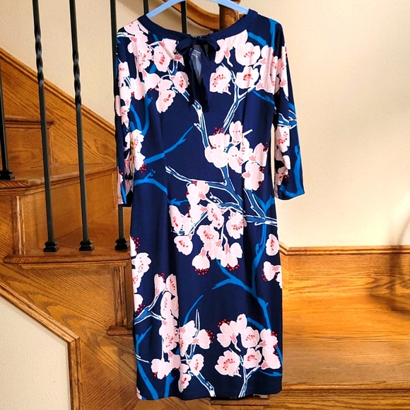 A PEA IN THE POD BLUE & PINK FLORAL MATERNITY DRESS - Picture 2 of 5